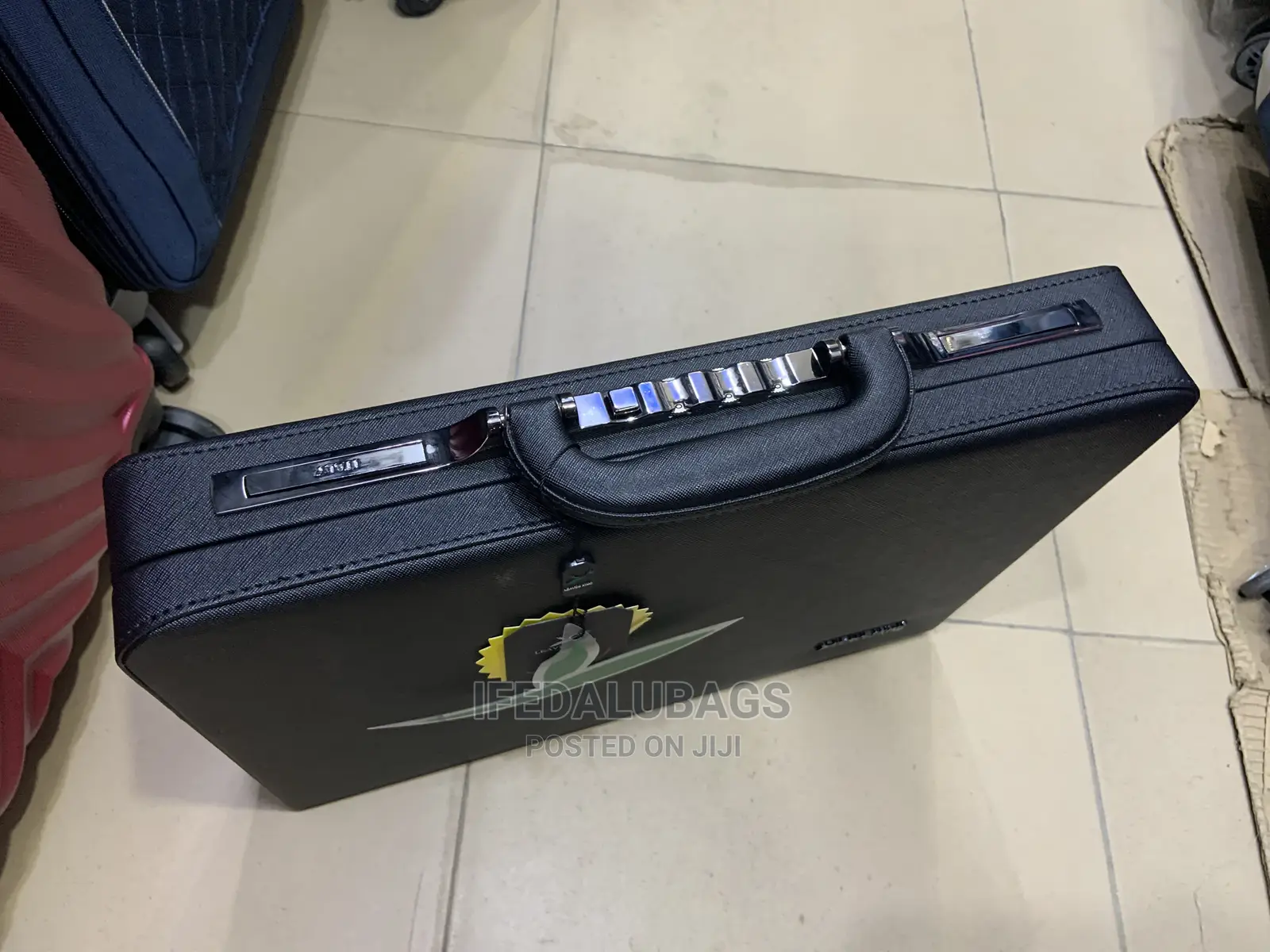 Medium Size High Quality Leaves King Office Brief Case