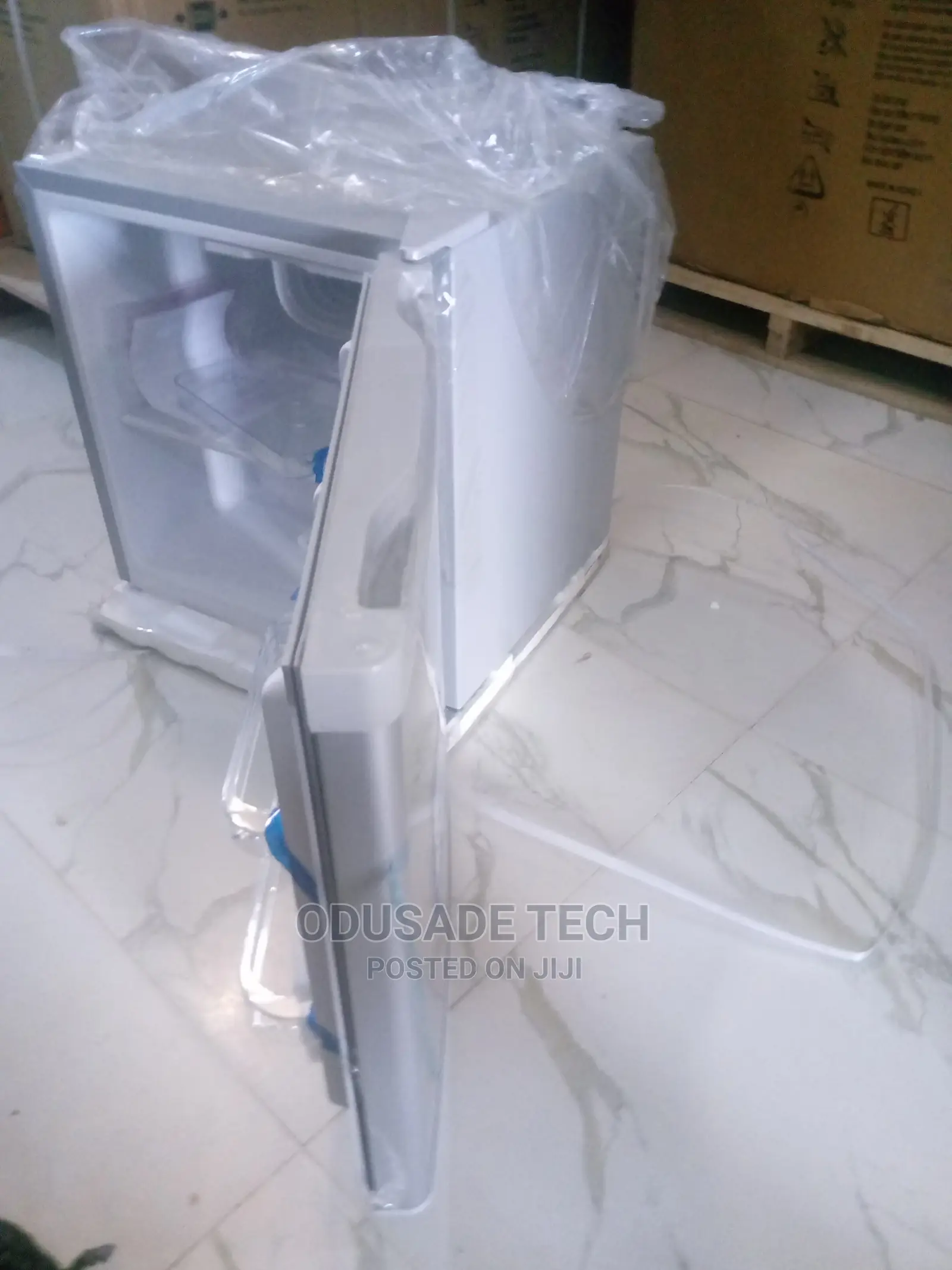Super Efficient LG Bedside Refrigerator Gc-065l
