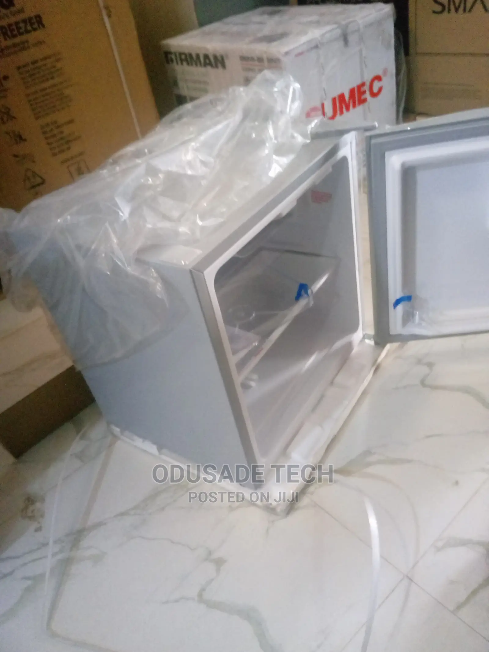 Simple LG Bedside Fridge Gc-065l