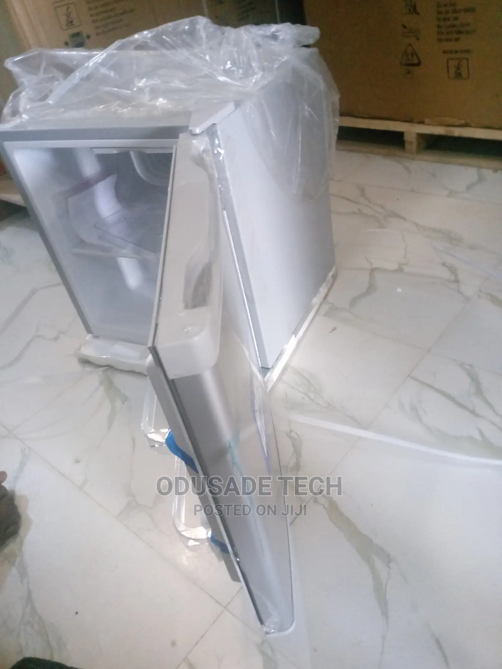 LG Mini Bedside Refrigerator Gc-065l