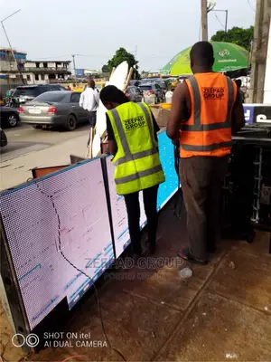 High Hot Brightness Outdoor Advertising LED Screen Display