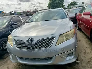 Toyota Camry 2011 Silver