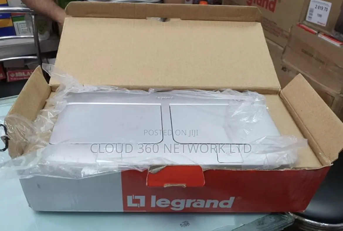 Legrand 8 Module Pop Up Box