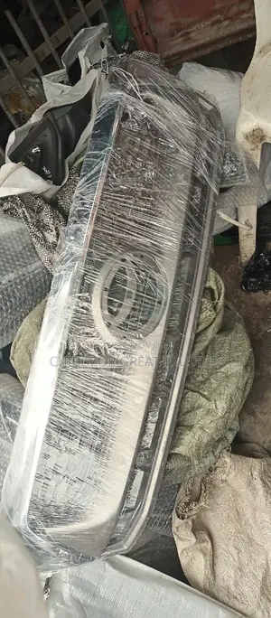 Front Grill Hilux 2010