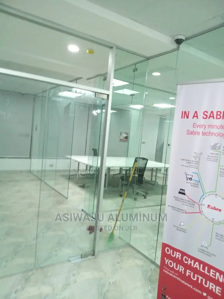 Frameless Partition Glass