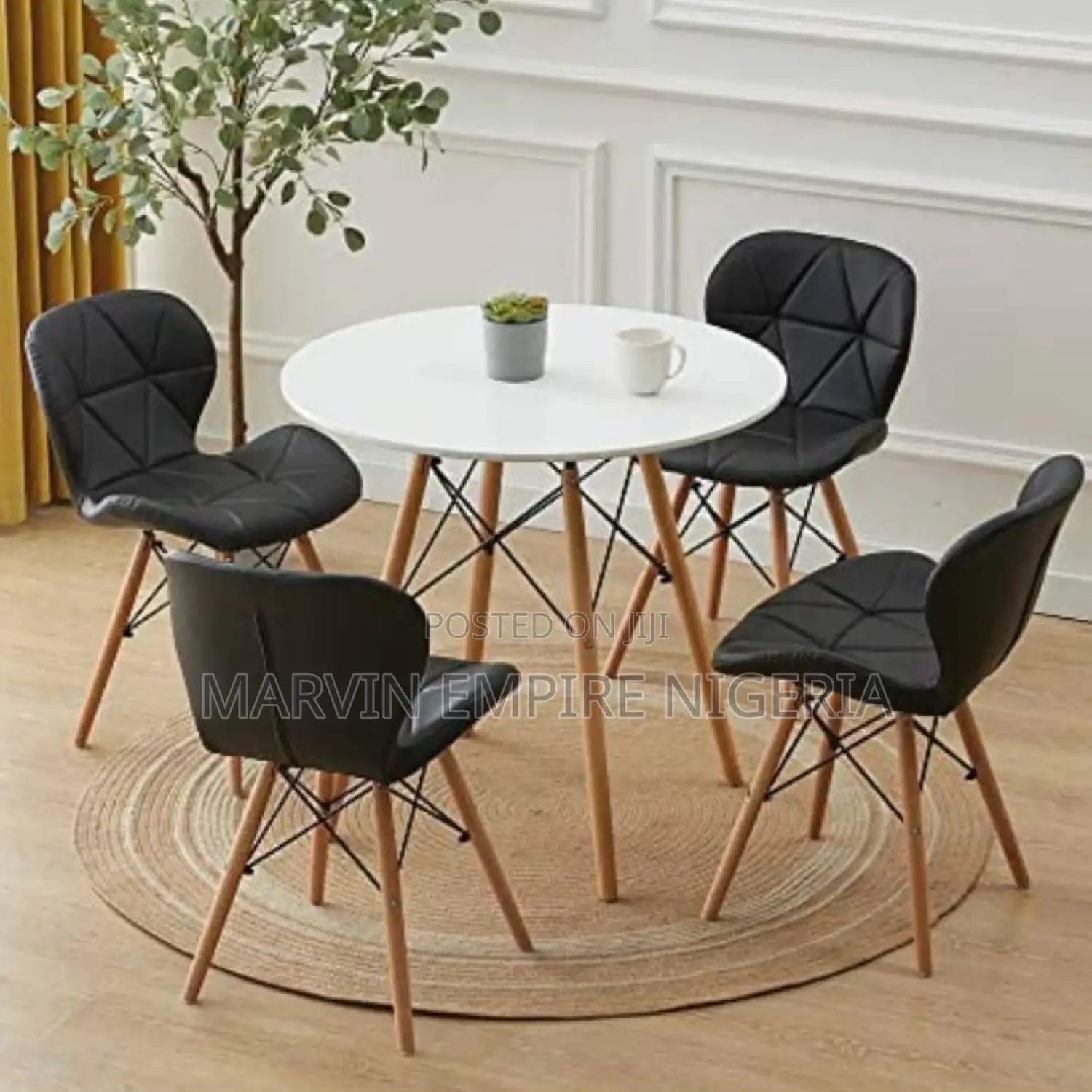 Dining Set With 1 Table and 4 Black Chairs