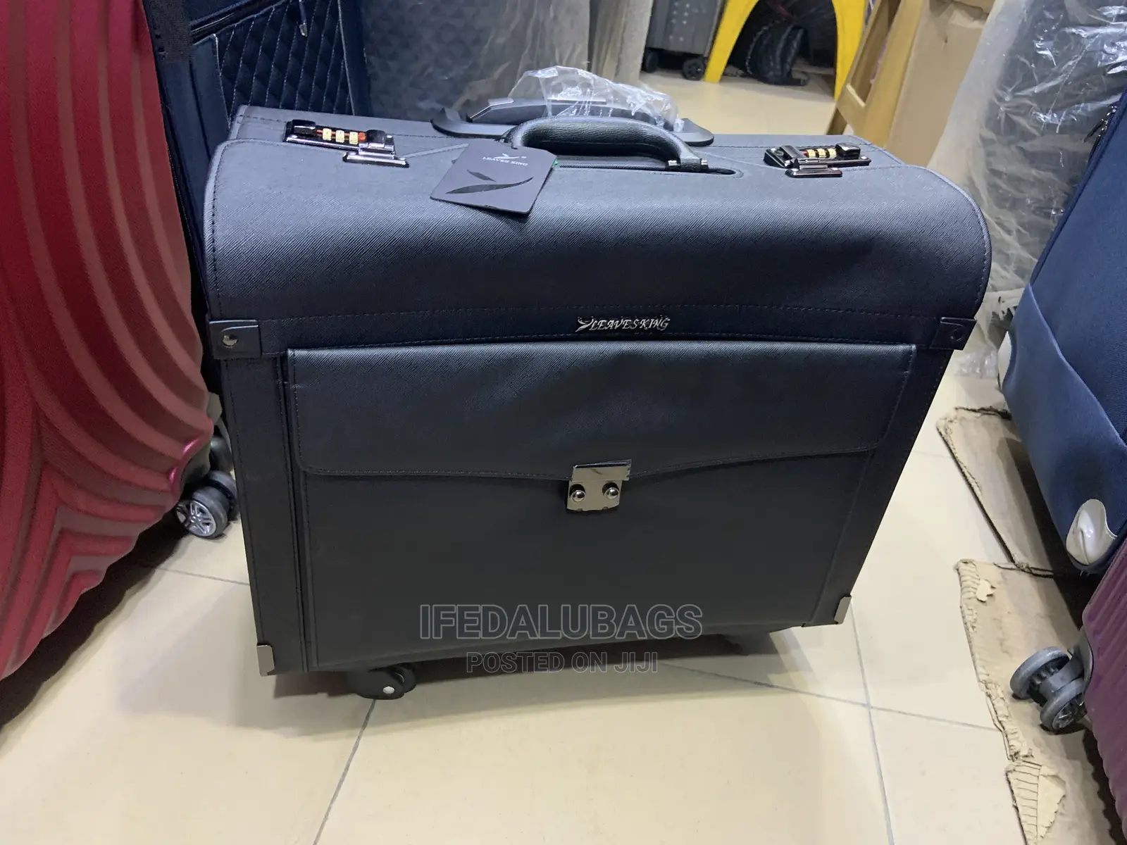 Quality Imported Leaves King Brief Case With Trolley Wheels