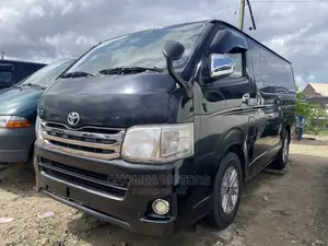 Toyota HiAce 2011 Black