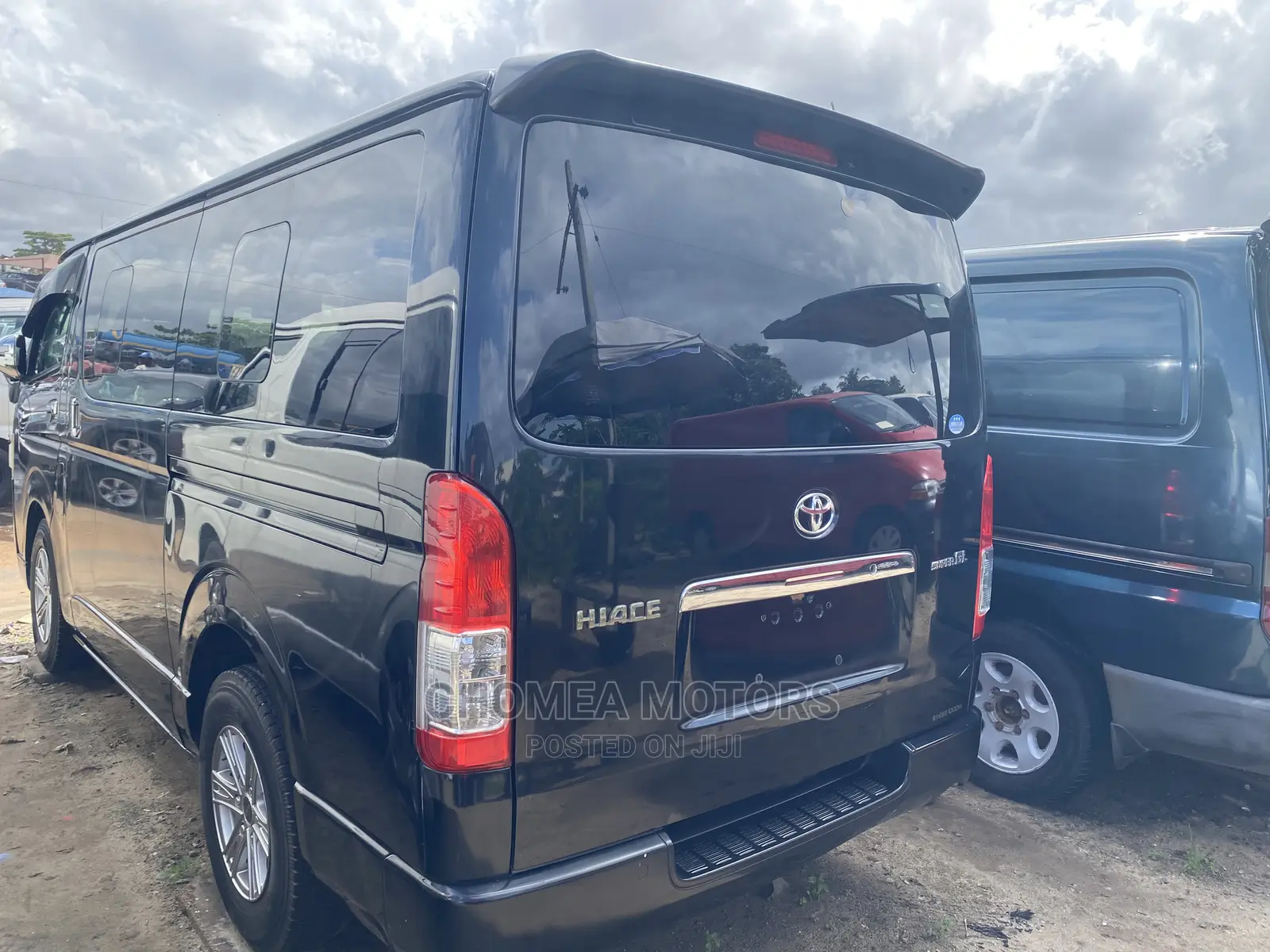 Toyota HiAce 2011 Black