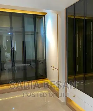 Contemporary Walk-in Closet