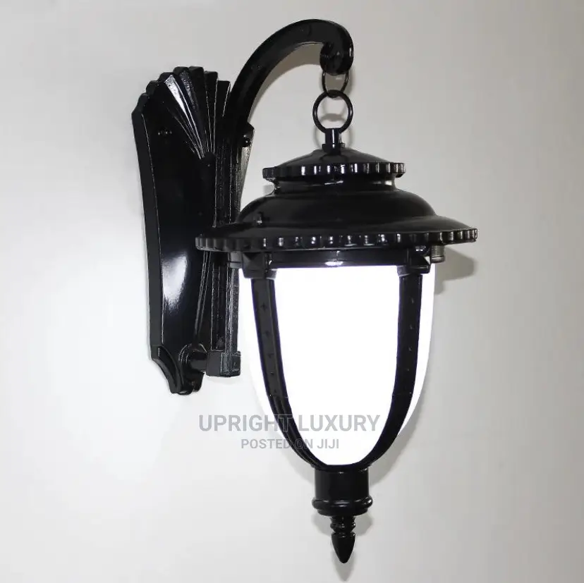 Outdoor/Pillar Lights