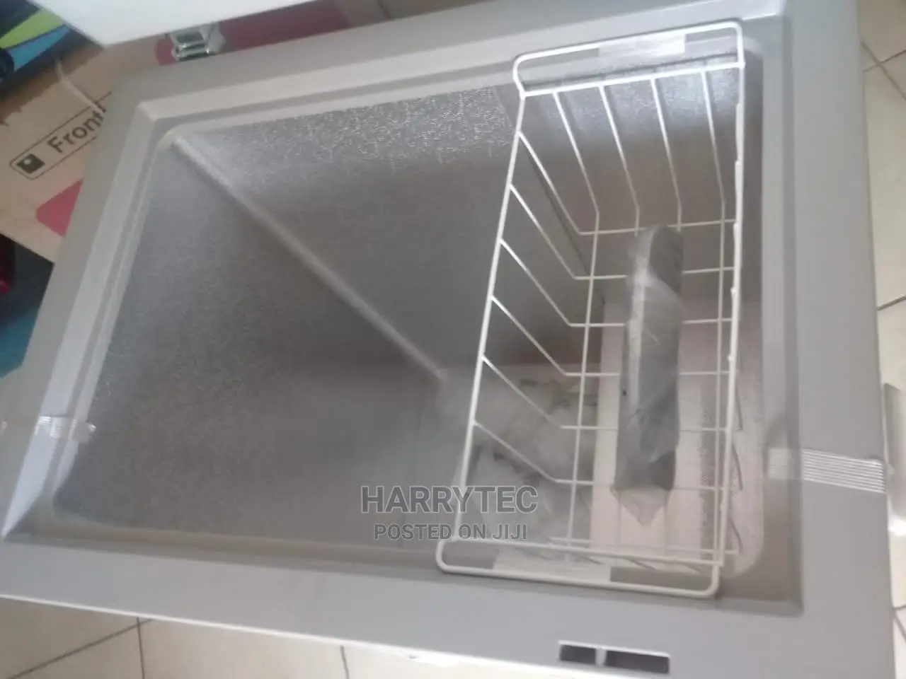 Hisense Deep Freeze 200litrs, Silver Color With 1yr Warranty