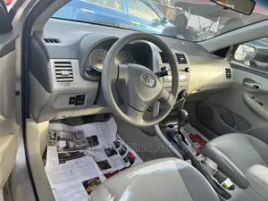 Toyota Corolla 2010 Gold