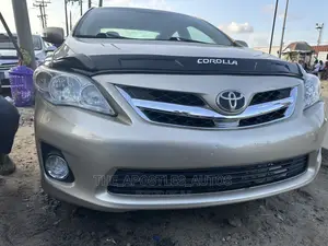 Toyota Corolla 2010 Gold