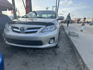 Toyota Corolla 2010 Gold