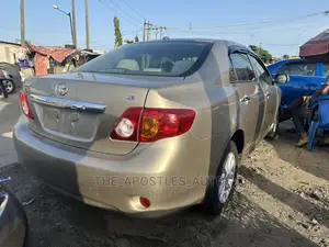 Toyota Corolla 2010 Gold