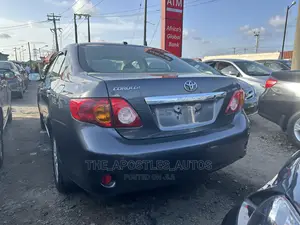 Toyota Corolla LE 4dr Sedan (1.8L 4cyl 4A) 2010 Gray