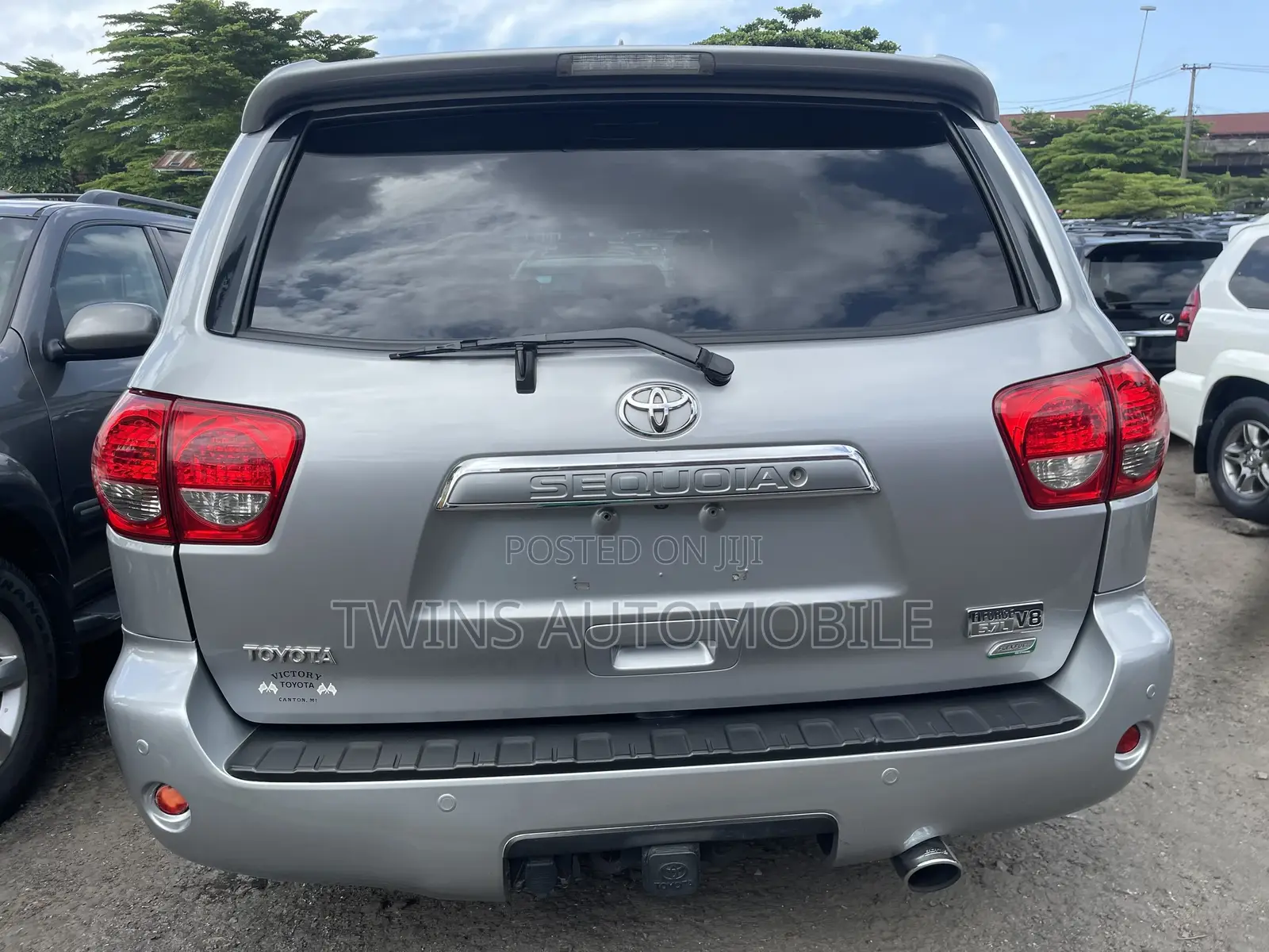 Toyota Sequoia 2013 Silver