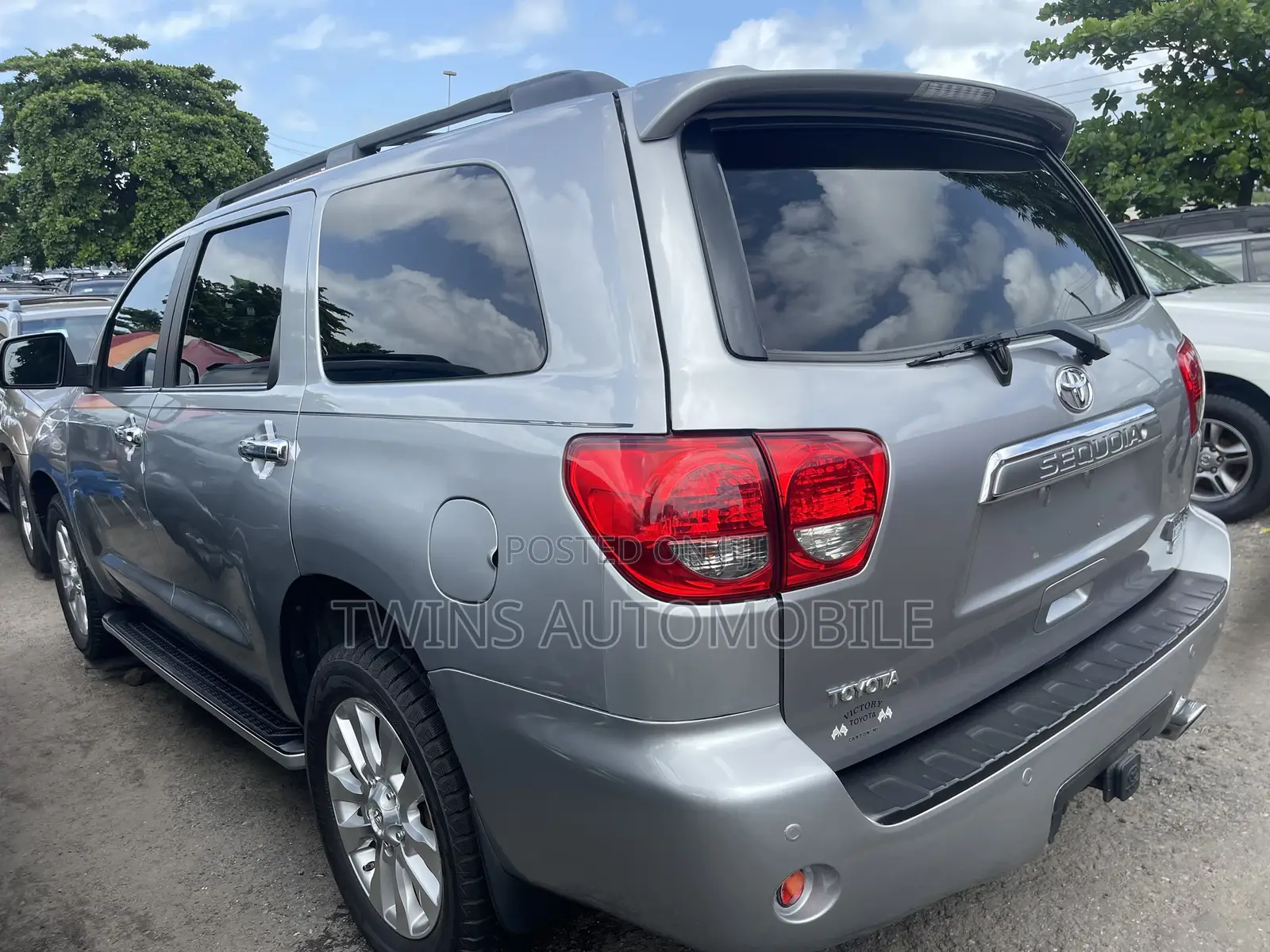 Toyota Sequoia 2013 Silver