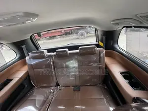 Toyota Sequoia 2013 Silver