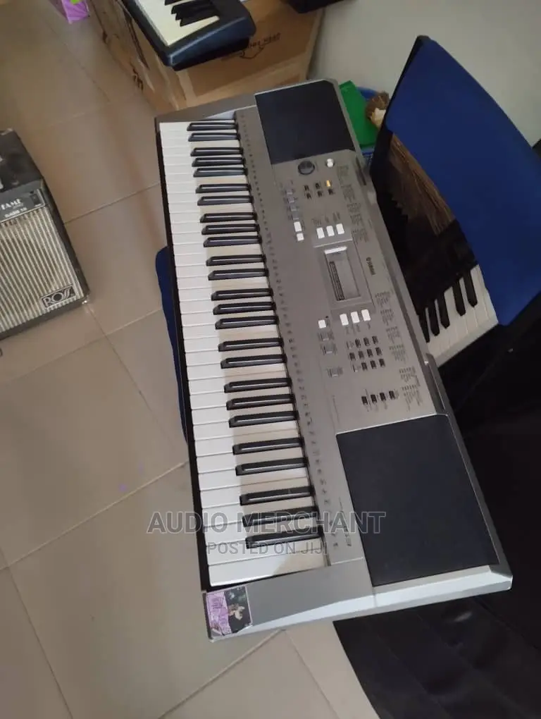Yamaha PSR 353 Keyboard