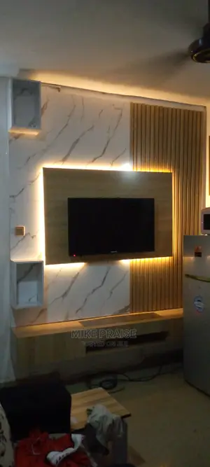 A Quality 7ft by 8ft Tv Console