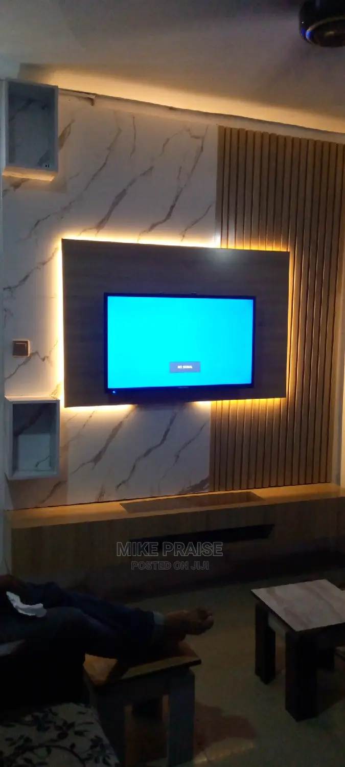 A Quality 7ft by 8ft Tv Console