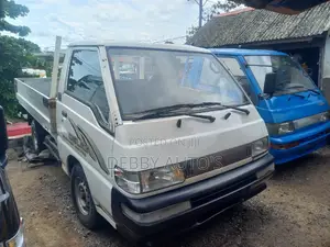 Mitsubishi Trucks, Petrol, Manual