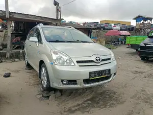 Toyota Corolla Verso 1.8 Luna Automatic 2007 Gold