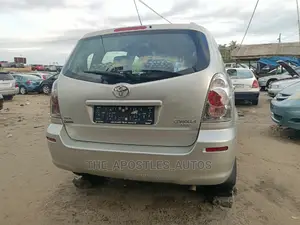 Toyota Corolla Verso 1.8 Luna Automatic 2007 Gold