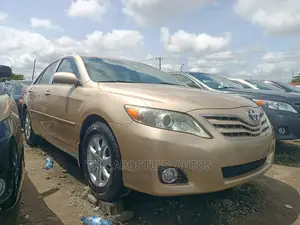 Toyota Camry 2010 Gold