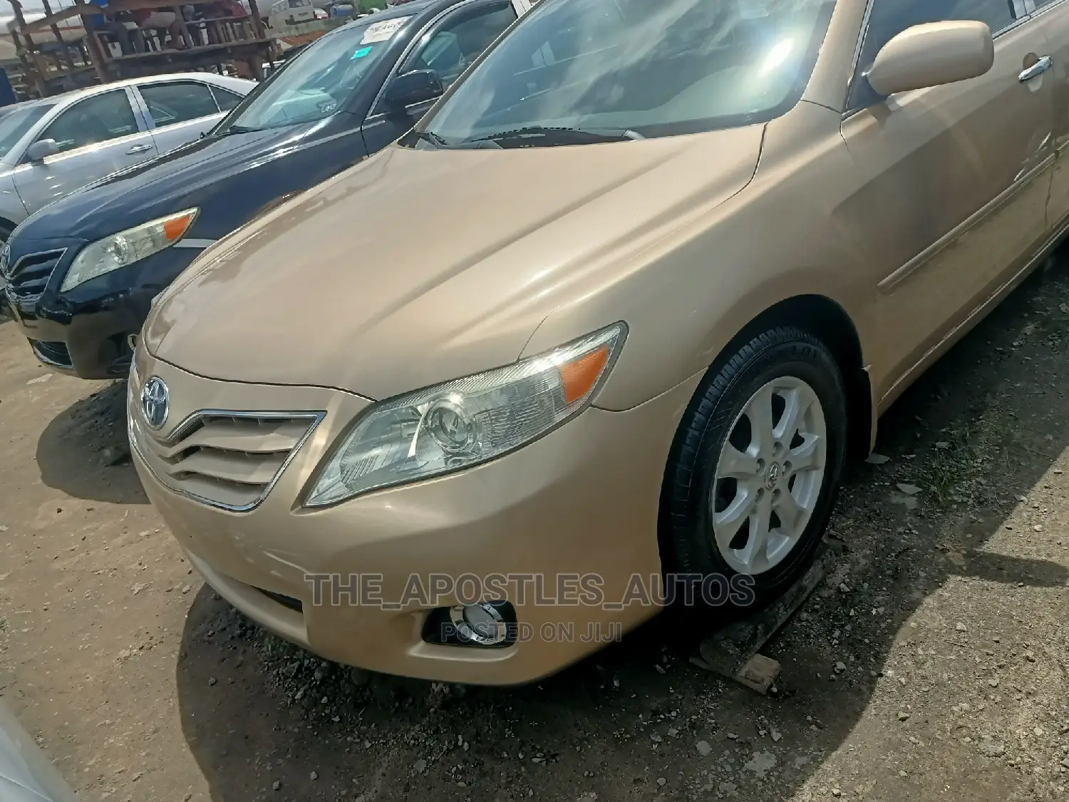 Toyota Camry 2010 Gold