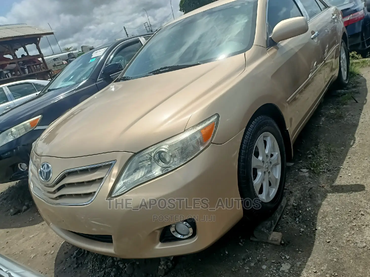 Toyota Camry 2010 Gold