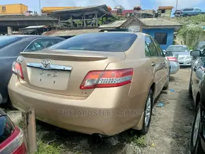Toyota Camry 2010 Gold