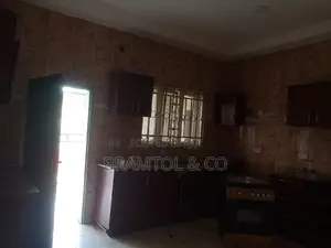 3bdrm Block of Flats in With Bq, Guzape District for rent