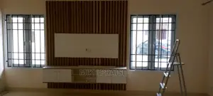 A Quality 6ft by 8ft Tv Console