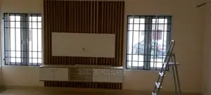 A Quality 6ft by 8ft Tv Console