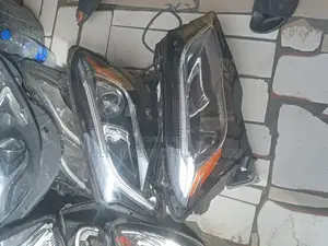 GLA 250 2020 Set of Head Light