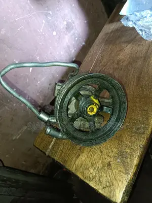 2007 - 2010 Saturn Outlook Power Steering Pump