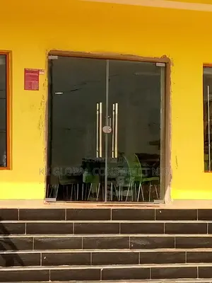 Frameless Swing Door