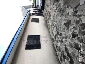 3bdrm Block of Flats in Jesus Avenue Off Nta, Port-Harcourt for sale