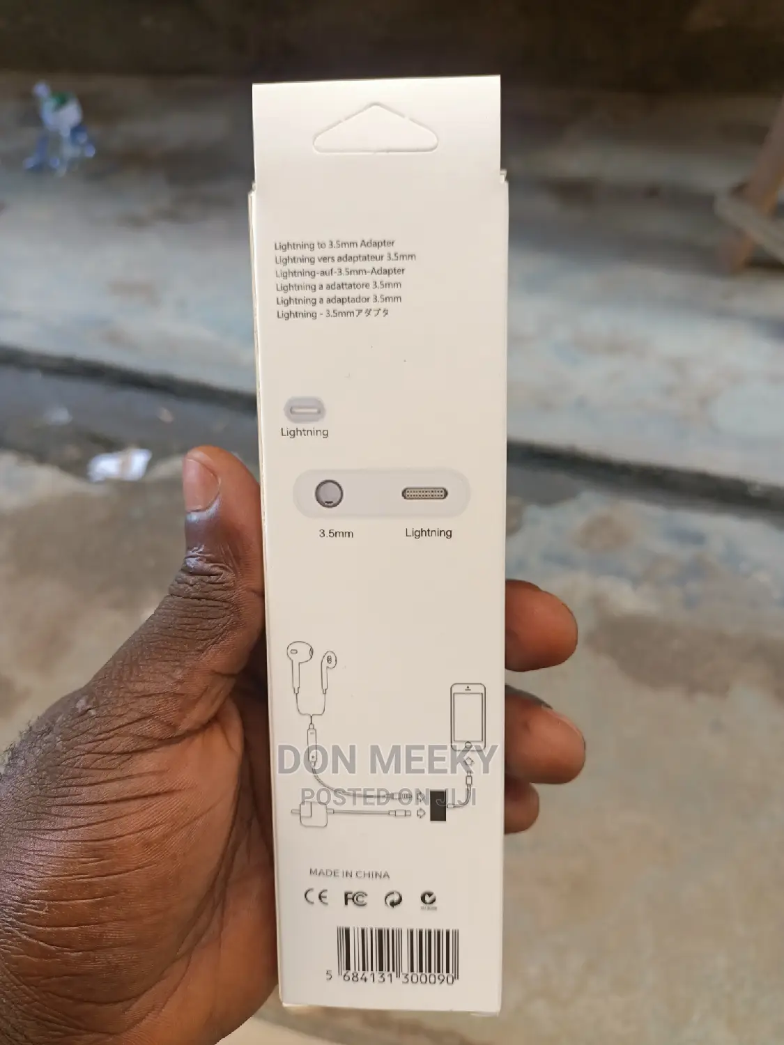 iPhone Lightning to 3.5mm Adapter