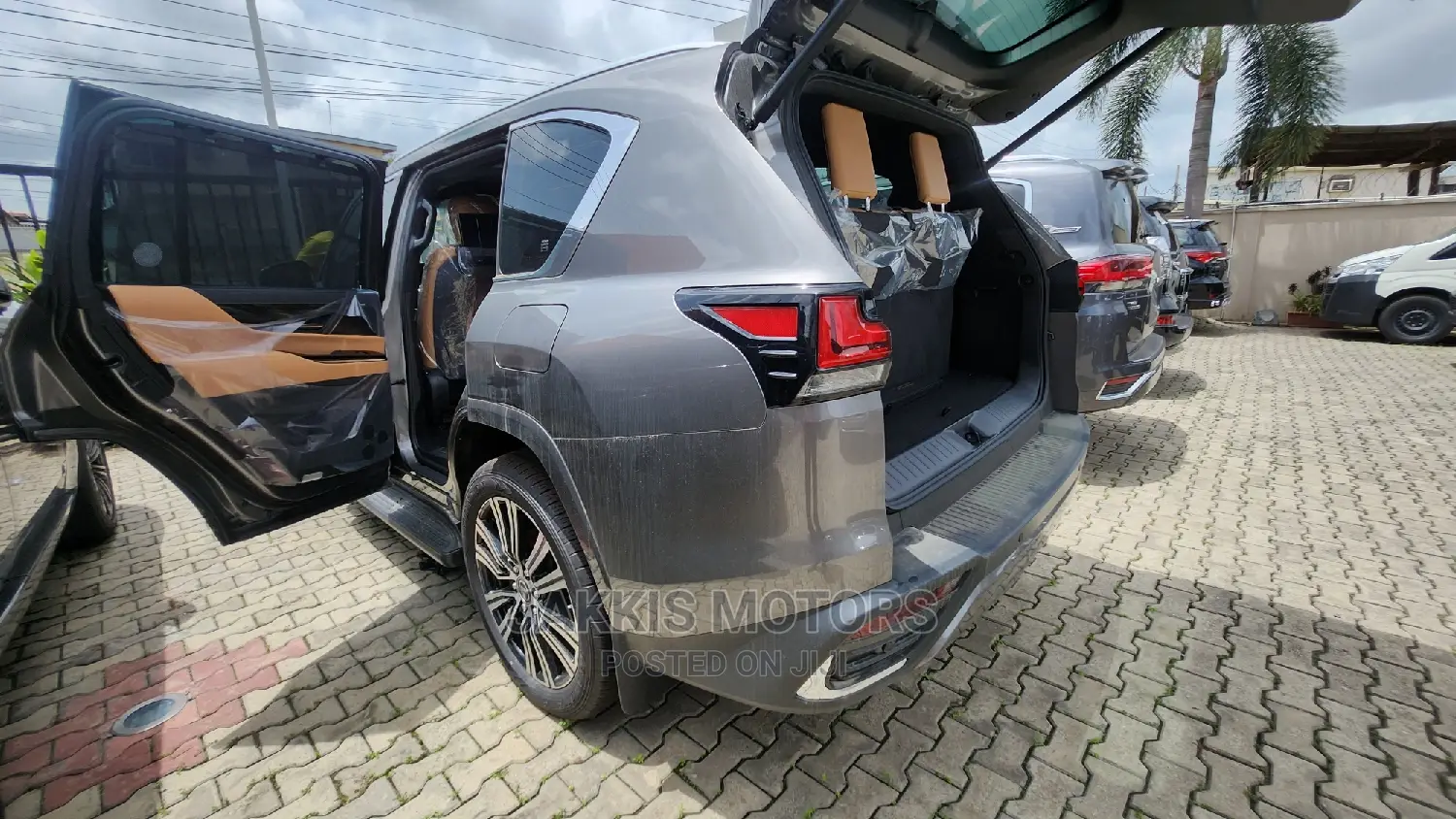 New Lexus LX 2023 Gray