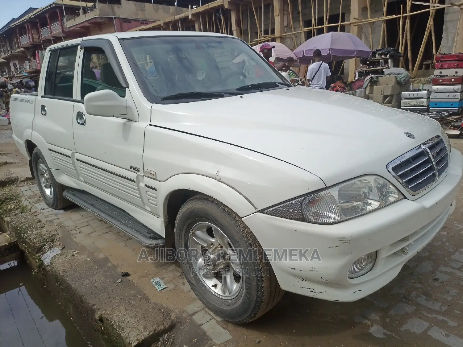 Car 2005 White