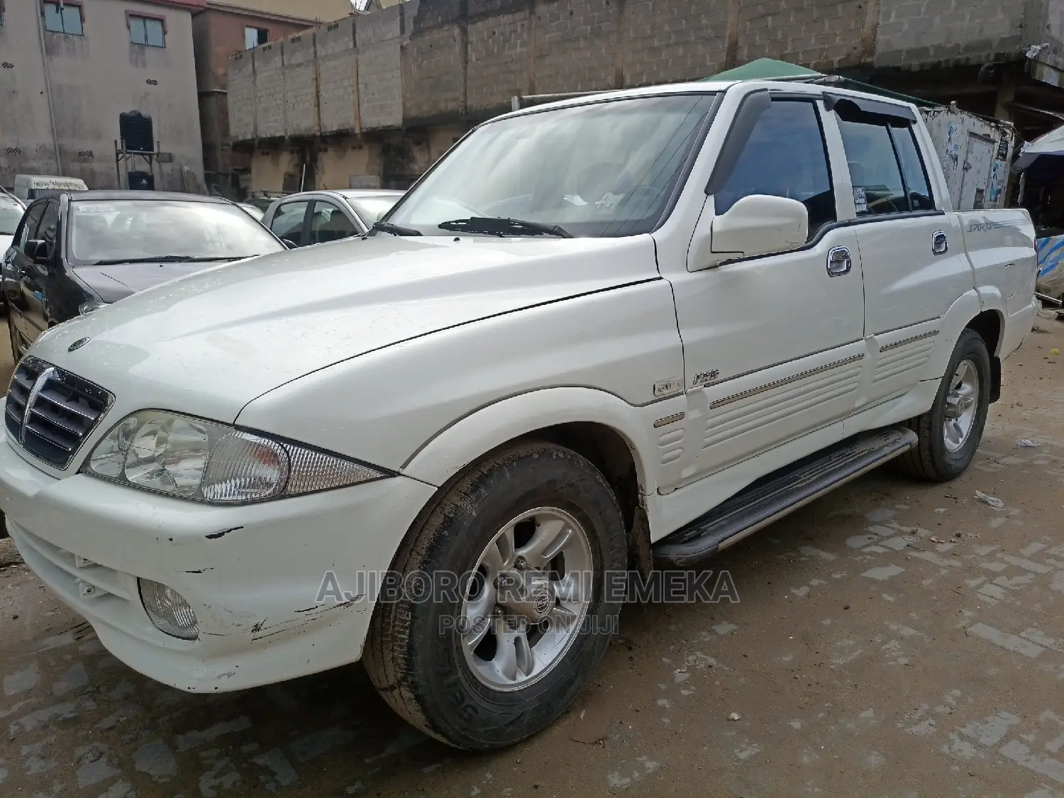 Car 2005 White