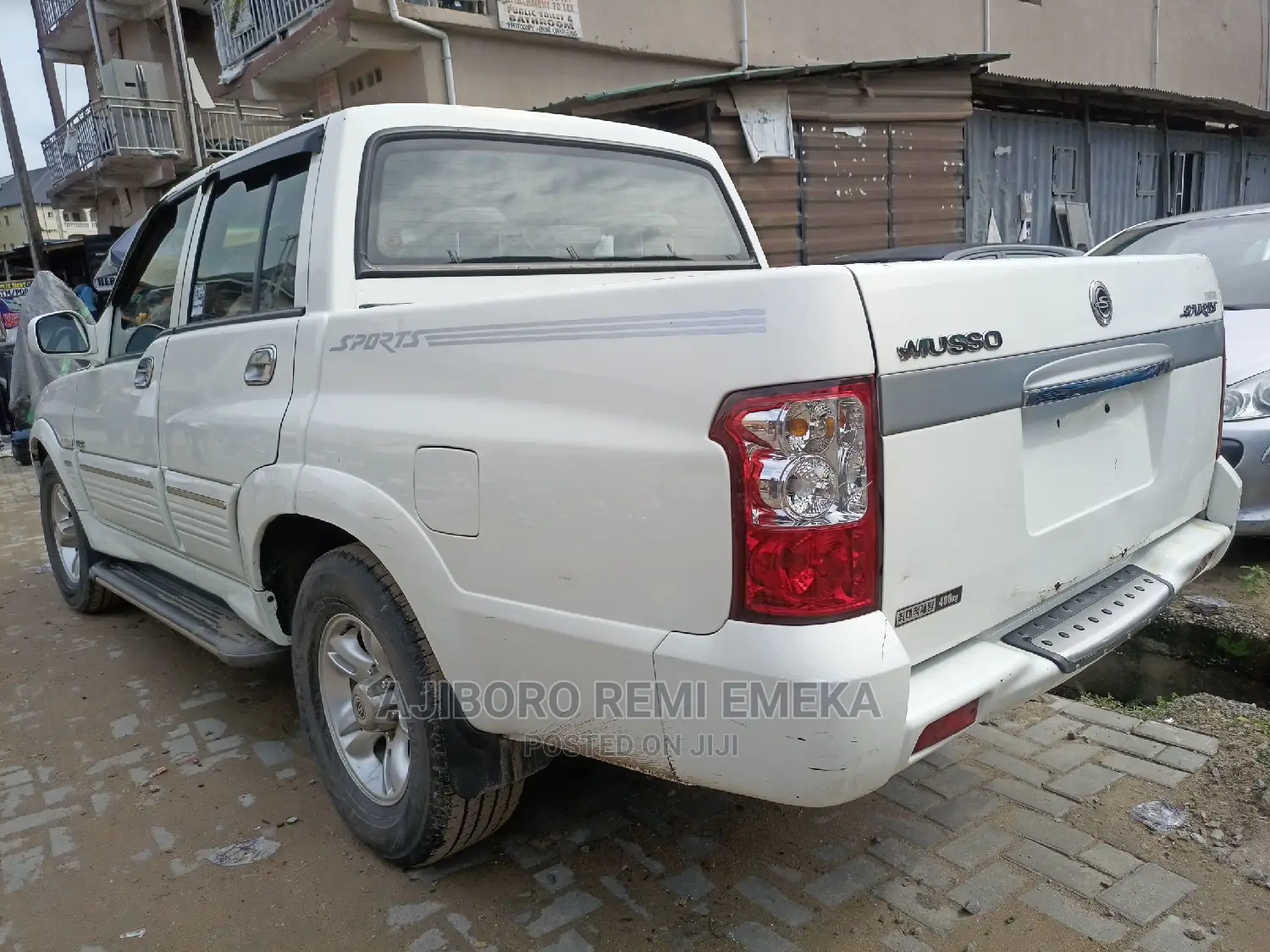 Car 2005 White