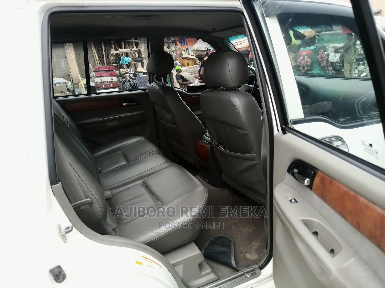 Car 2005 White