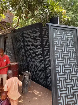 Lesser Cut Gate