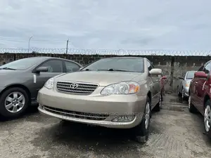 Toyota Corolla LE 2005 Gold