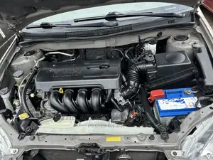 Toyota Corolla LE 2005 Gold